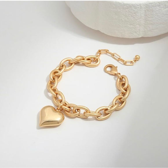 Jewelry - Gold Heart Charm Bracelet